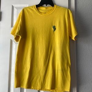 Mens tee shirt, size Medium. Yellow, PACSUN short sleeve tee.